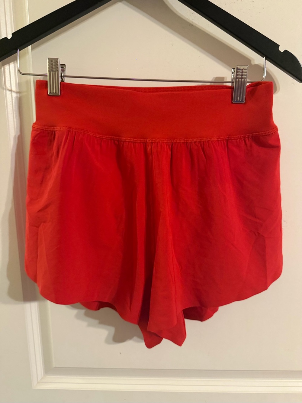 CRZ Yoga Women’s Softretch 2 in 1 Flowy Shorts in Aurora Red size small